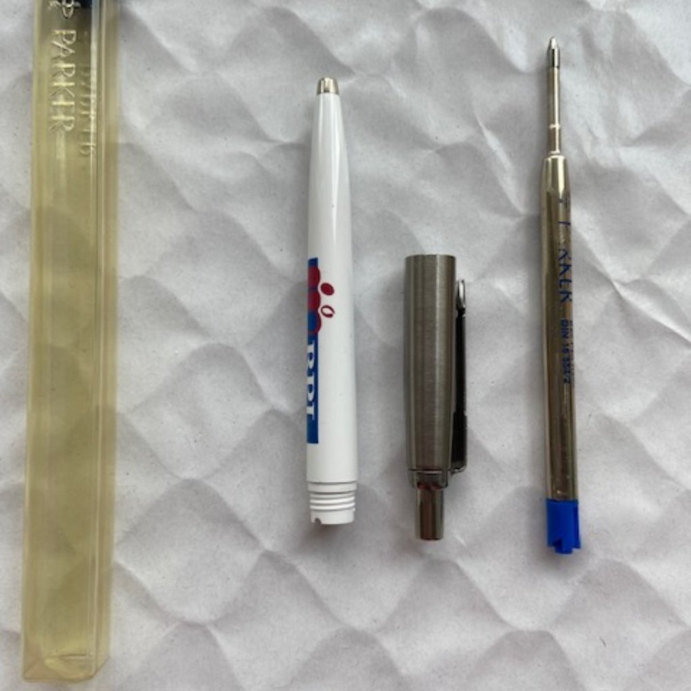 - 2 x Parker writing pen of the same kind with original Parker refill